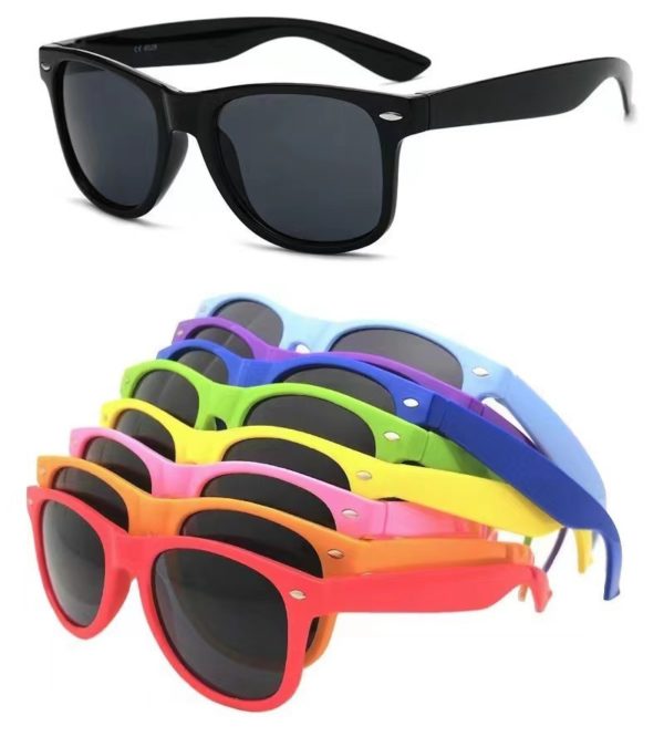 Solid Color Classic Sunglasses - Image 2