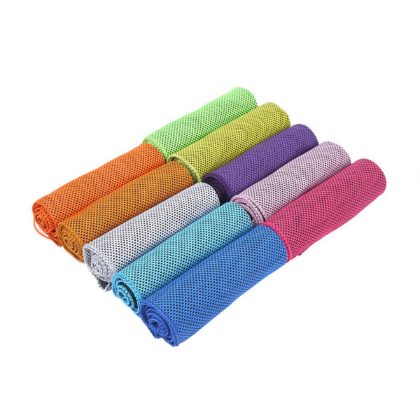 Outdoor cooling towels