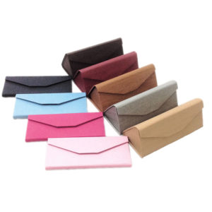 Triangle foldable sunglass/eyeglass case